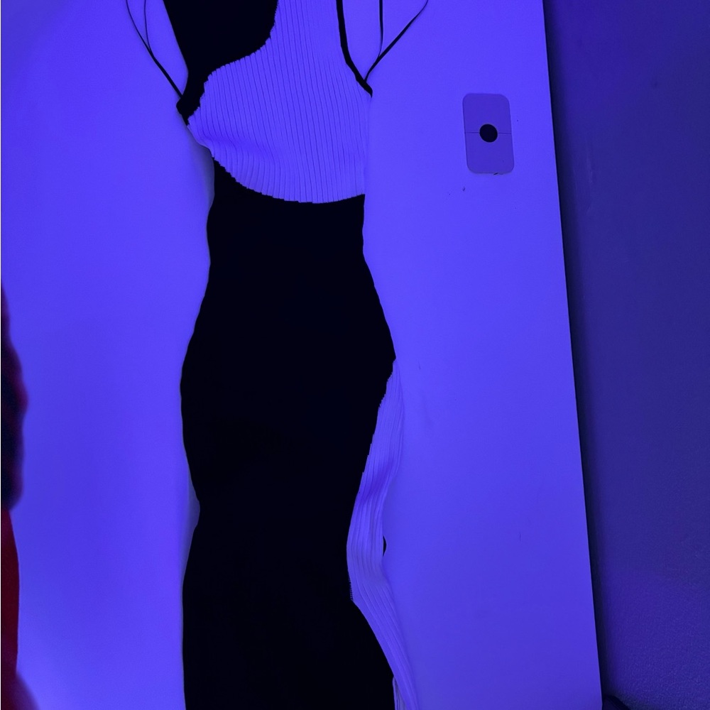 Black and White Sleeveless Dress